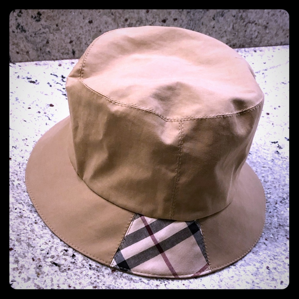 Burberry tan Nova check bucket hat